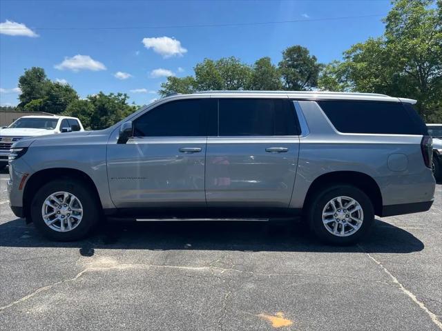 2025 Chevrolet Suburban 4WD LT