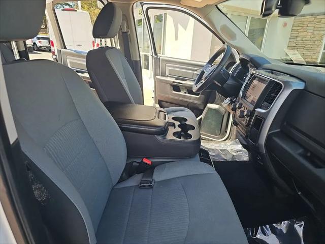 2022 Ram 1500 Classic SLT Crew Cab 4x4 5'7" Box