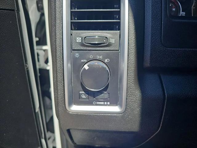 2022 Ram 1500 Classic SLT Crew Cab 4x4 5'7" Box