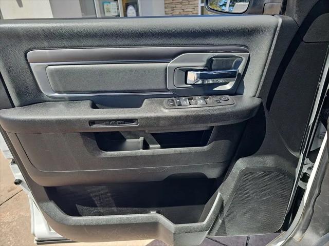 2022 Ram 1500 Classic SLT Crew Cab 4x4 5'7" Box