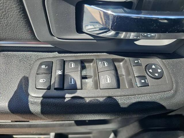 2022 Ram 1500 Classic SLT Crew Cab 4x4 5'7" Box