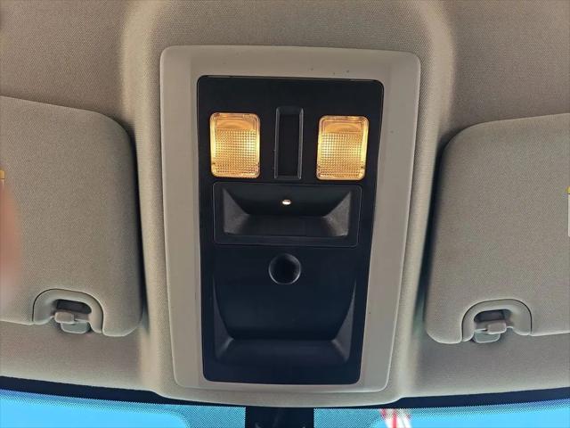2022 Ram 1500 Classic SLT Crew Cab 4x4 5'7" Box
