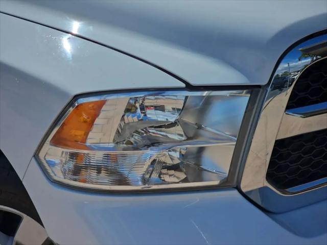2022 Ram 1500 Classic SLT Crew Cab 4x4 5'7" Box
