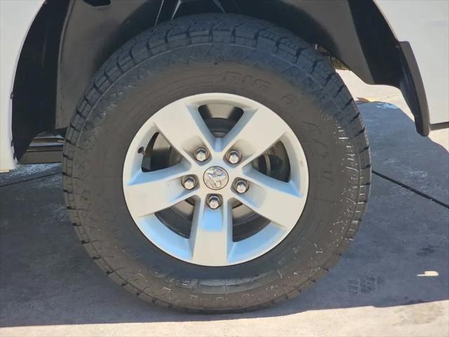 2022 Ram 1500 Classic SLT Crew Cab 4x4 5'7" Box