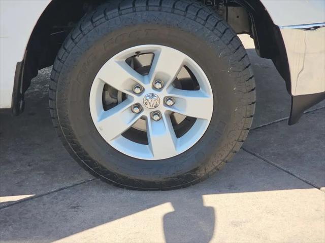 2022 Ram 1500 Classic SLT Crew Cab 4x4 5'7" Box