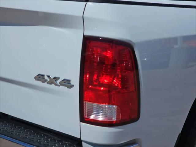 2022 Ram 1500 Classic SLT Crew Cab 4x4 5'7" Box