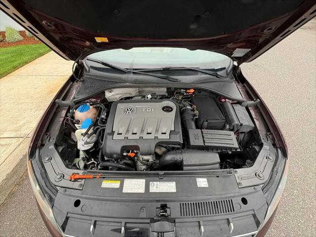 2013 Volkswagen Passat 2.0L TDI SEL Premium