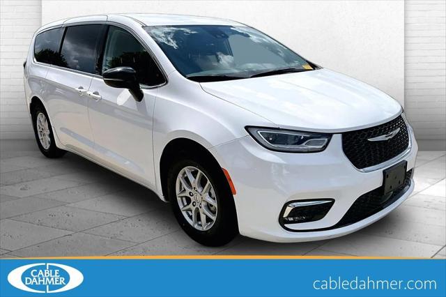 2024 Chrysler Pacifica Touring L for sale in Lawrence, KS