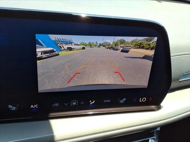 2025 Chevrolet Traverse AWD LT