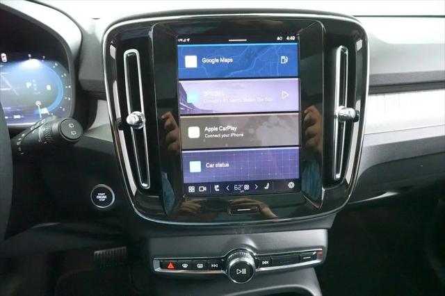 2025 Volvo XC40 B5 Core Bright Theme