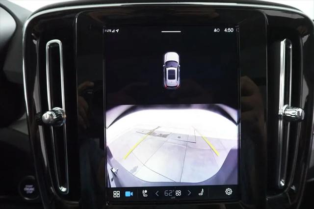 2025 Volvo XC40 B5 Core Bright Theme