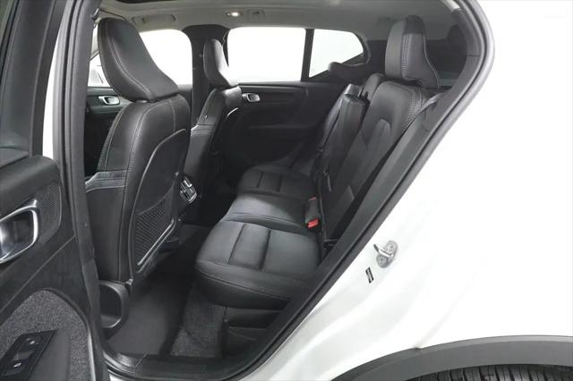 2025 Volvo XC40 B5 Core Bright Theme