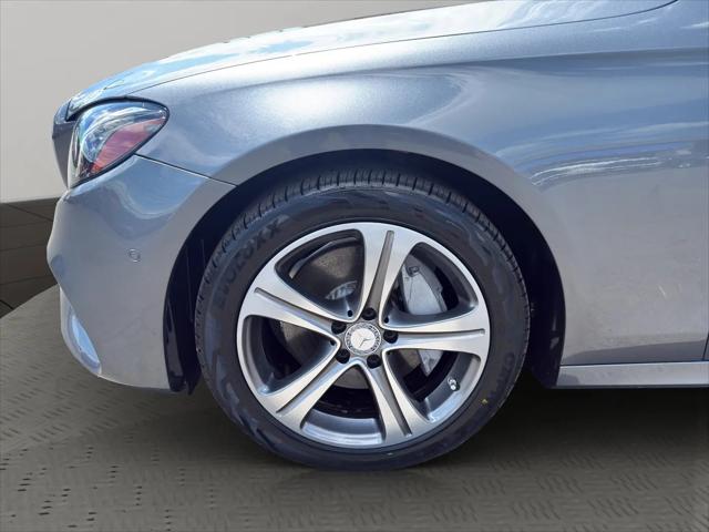 2017 Mercedes-Benz E-CLASS E 300 E 300