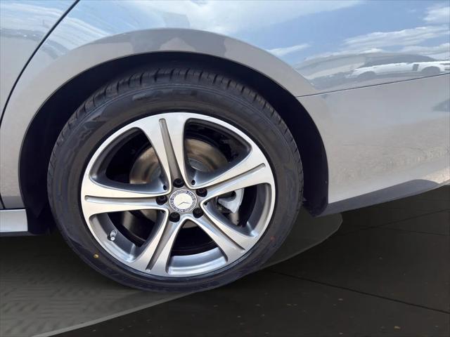 2017 Mercedes-Benz E-CLASS E 300 E 300