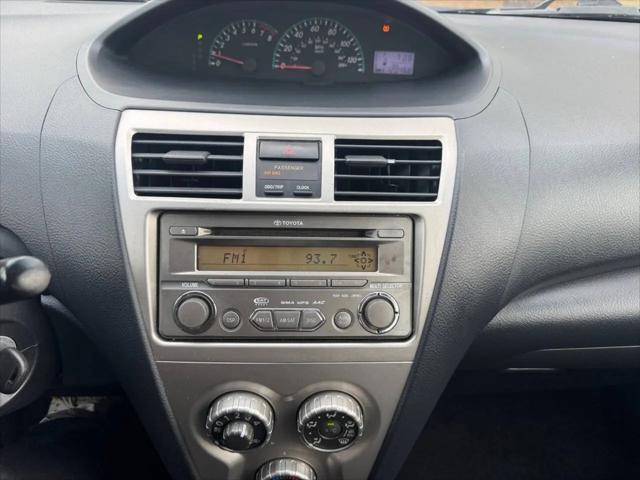 2012 Toyota Yaris Standard