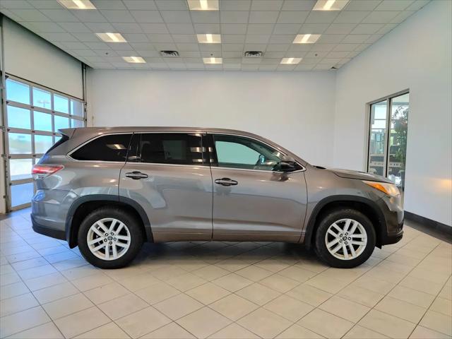 2016 Toyota Highlander LE V6