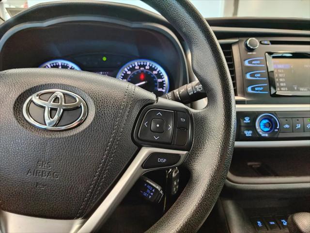 2016 Toyota Highlander LE V6