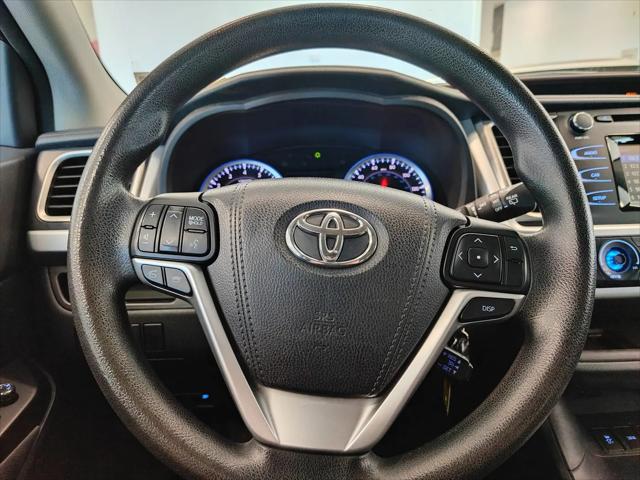 2016 Toyota Highlander LE V6