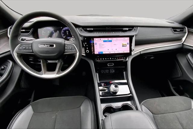 2026 Jeep Grand Cherokee Altitude 4x2