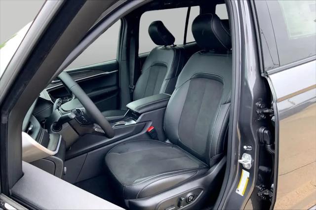 2026 Jeep Grand Cherokee Altitude 4x2
