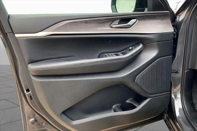 2026 Jeep Grand Cherokee Altitude 4x2
