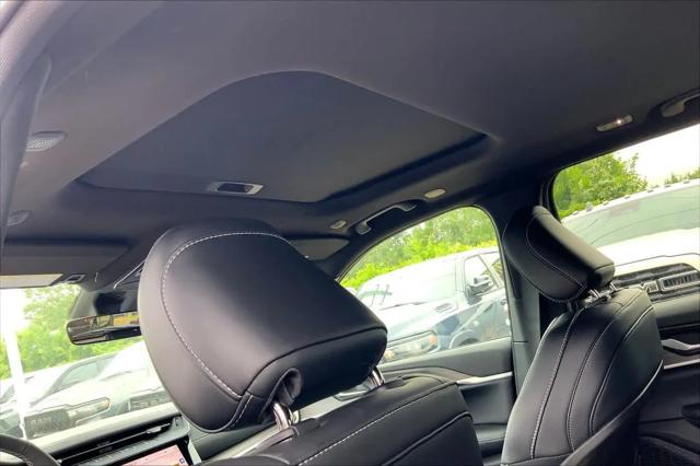 2026 Jeep Grand Cherokee Altitude 4x2