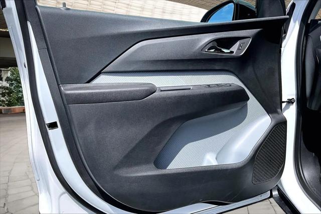 2027 Chevrolet Bolt LT FWD