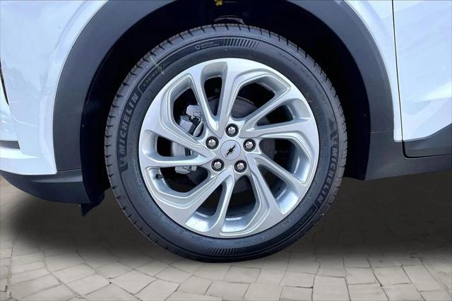 2027 Chevrolet Bolt LT FWD