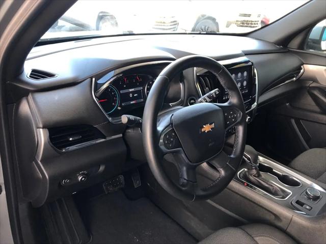 2023 Chevrolet Traverse AWD LT Cloth