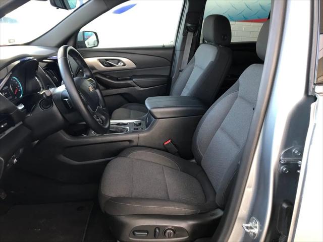 2023 Chevrolet Traverse AWD LT Cloth