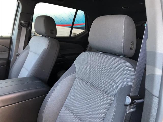 2023 Chevrolet Traverse AWD LT Cloth