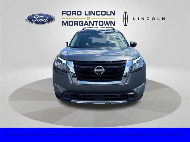 2025 Nissan Pathfinder Platinum 4WD