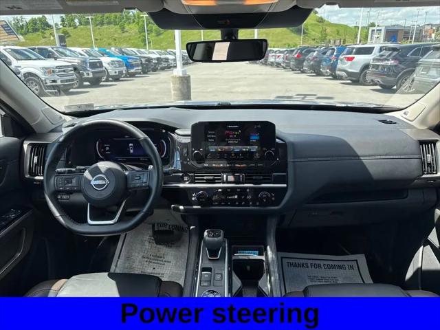 2025 Nissan Pathfinder Platinum 4WD