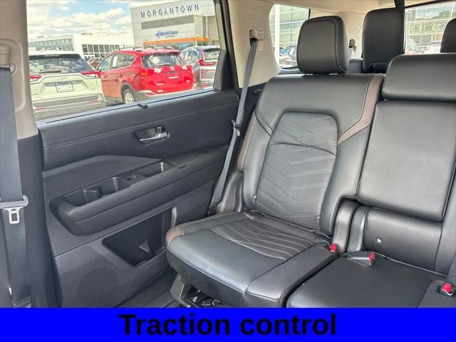 2025 Nissan Pathfinder Platinum 4WD