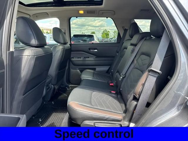 2025 Nissan Pathfinder Platinum 4WD