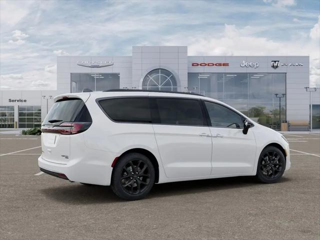 2027 Chrysler Pacifica Limited AWD