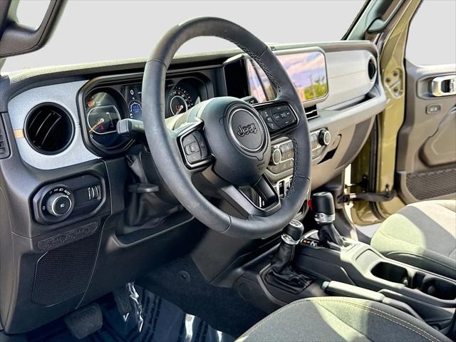 2025 Jeep Wrangler 4-Door Summit 4x4