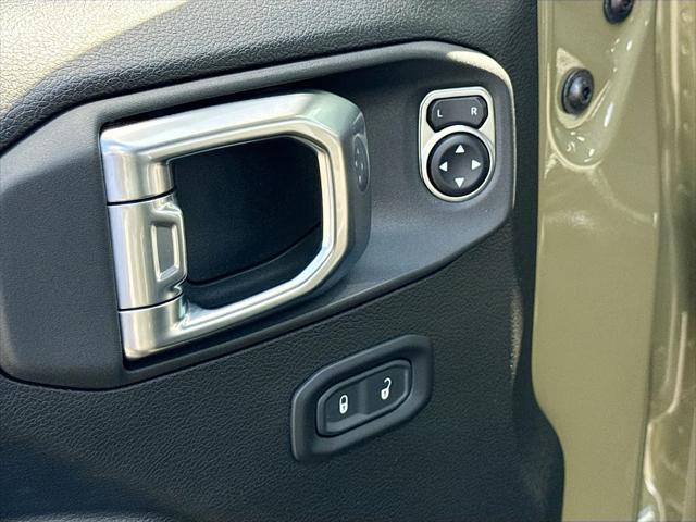 2025 Jeep Wrangler 4-Door Summit 4x4