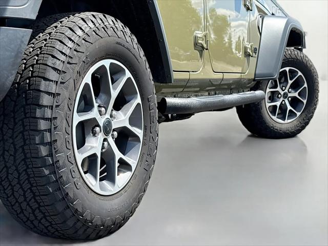 2025 Jeep Wrangler 4-Door Summit 4x4