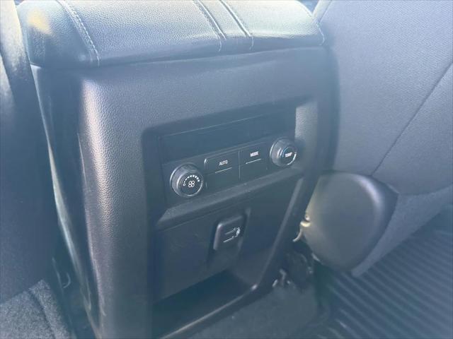 2023 Chevrolet Traverse FWD LT Cloth