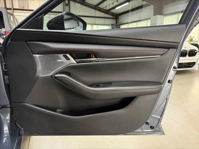 2022 Mazda Mazda3 Carbon Edition