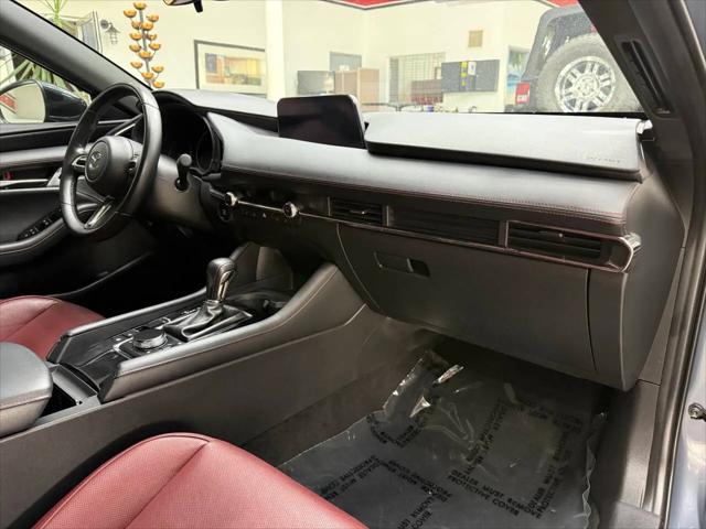 2022 Mazda Mazda3 Carbon Edition