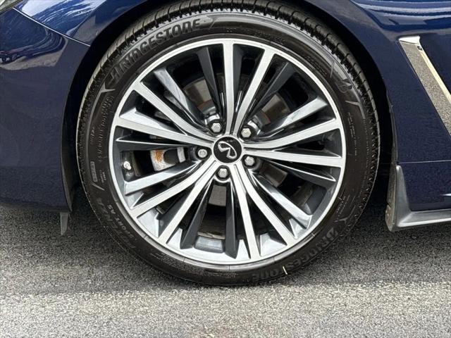2022 INFINITI Q60 LUXE AWD