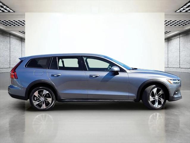 2021 Volvo V60 Cross Country T5