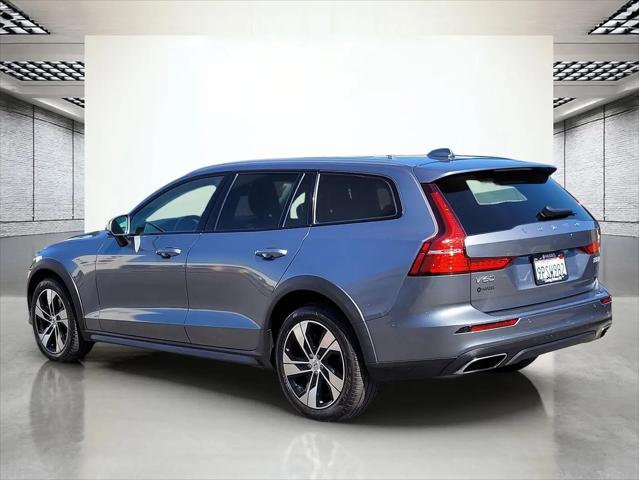 2021 Volvo V60 Cross Country T5