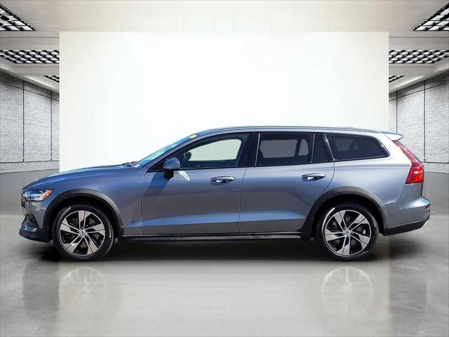 2021 Volvo V60 Cross Country T5