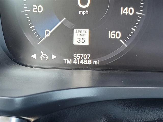 2021 Volvo V60 Cross Country T5