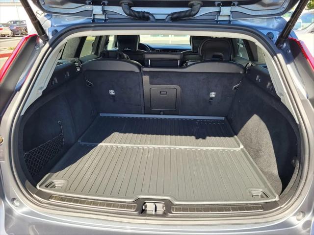 2021 Volvo V60 Cross Country T5