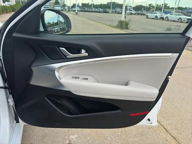 2025 Genesis G70 2.5T RWD