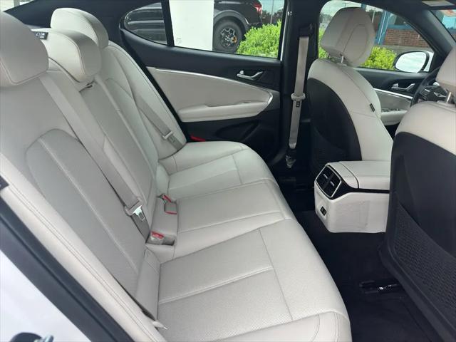 2025 Genesis G70 2.5T RWD